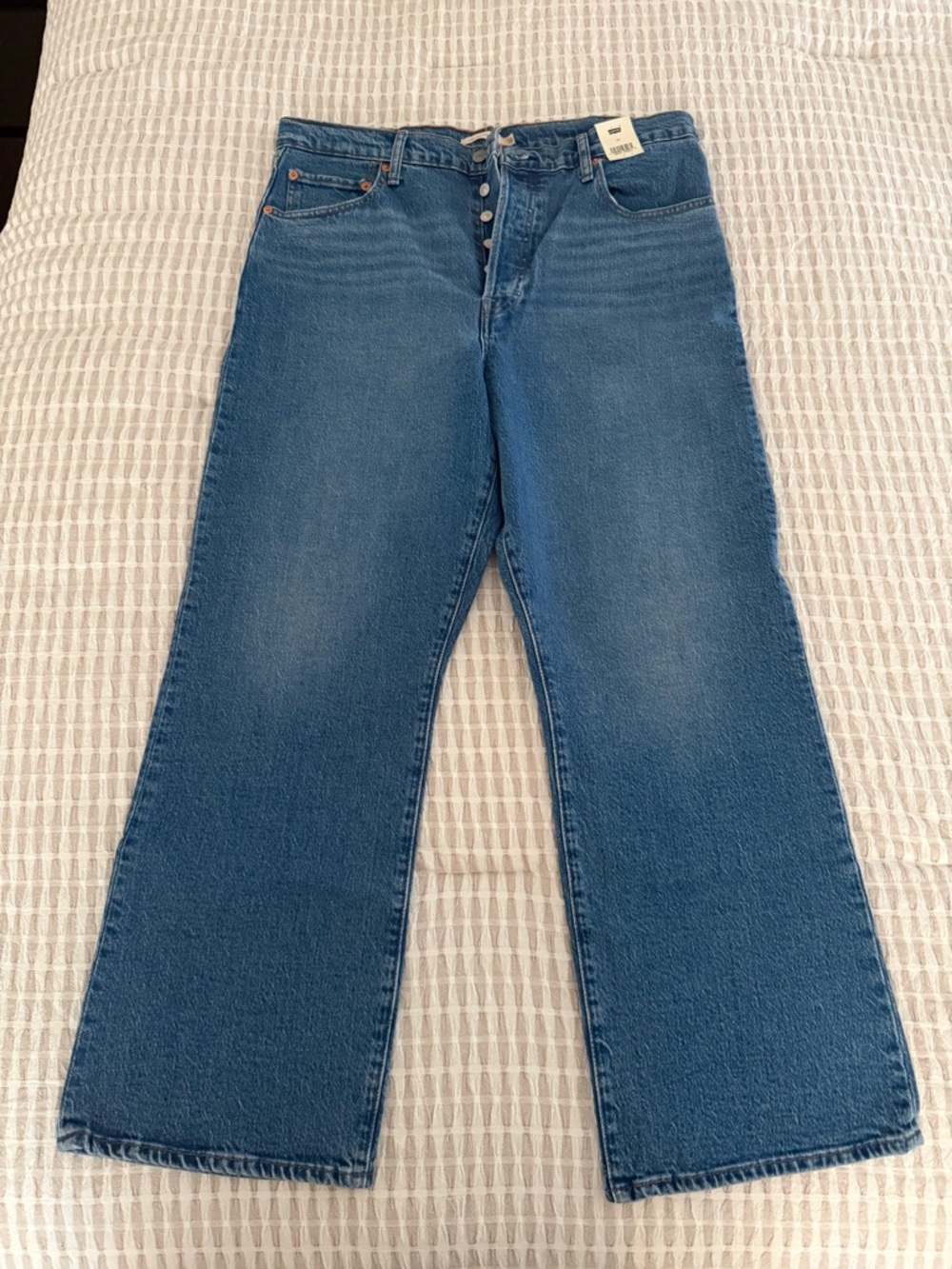 Levi's Ribcage Crop Boot - Picture 5 of 5